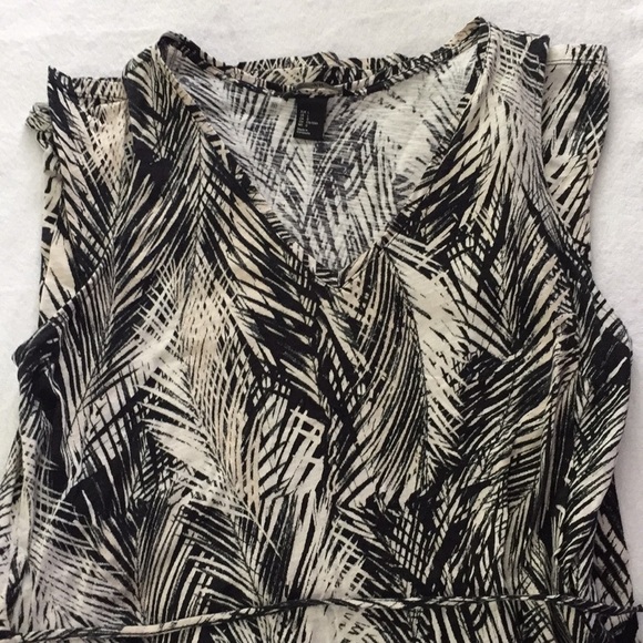 H&M Dresses & Skirts - H&M sleeveless maxi dress